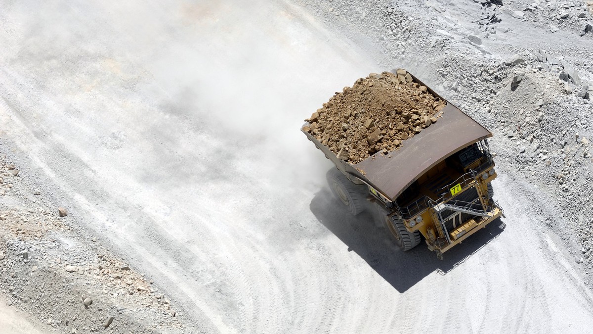 Cobre bate recorde histórico puxado pela demanda de IA