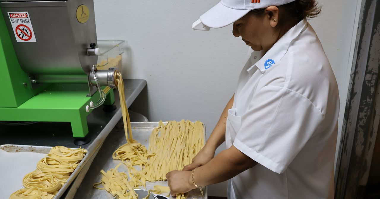 Startup alemã filmou chef cozinhando para treinar robôs huma…
