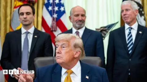 Trump vende acesso antecipado aos próprios posts para Wall Street